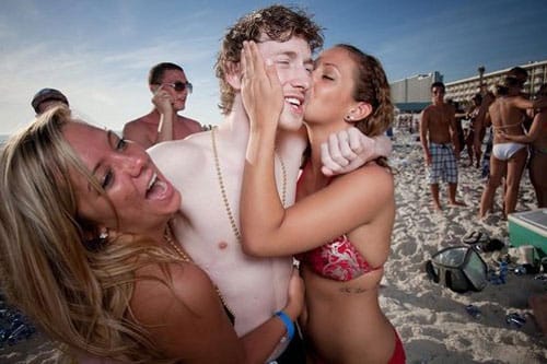 Asher Roth featuring Quan - Summertime