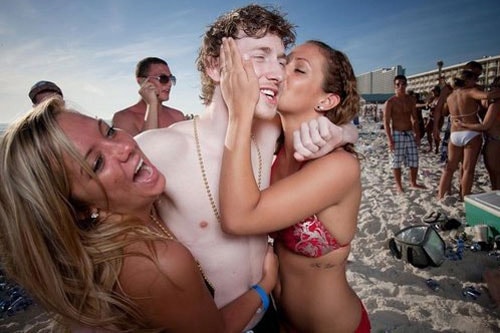 Asher Roth featuring Quan - Summertime