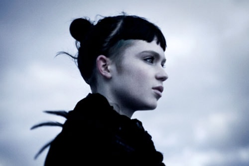 Majical Cloudz featuring Grimes - Dream World