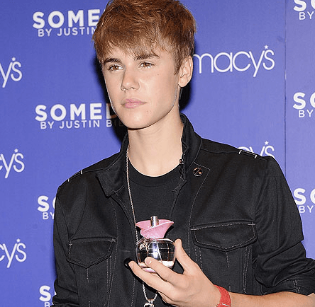 Justin Bieber "attacked" outside of Macy's in NYC