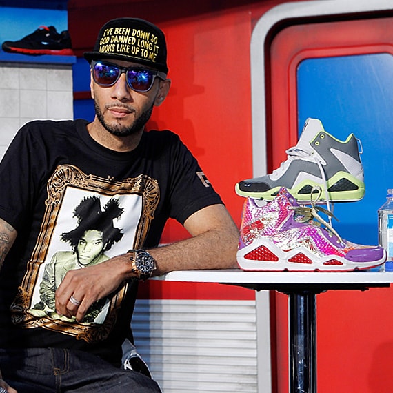 Swizz Beatz featuring Jim Jones, Juelz Santana & Cassidy - My Hood