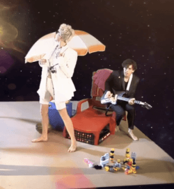 YACHT – Utopia / Dystopia (The Earth is on Fire)