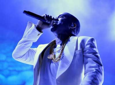 Kanye West – Dark Fantasy (Live at Essence Music Festival)