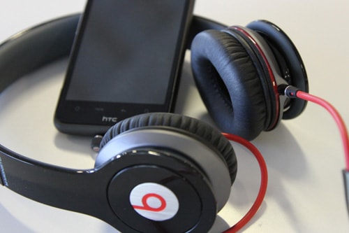 HTC to buy 51% stake in Beats Electronics