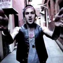 Yelawolf - No Hands