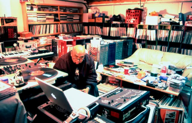 DJ Rhettmatic featuring Frank Nitt & MED - Here Come the Live Ones