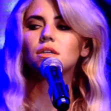 Marina and the Diamonds - Radioactive (Live @ Digital Music Awards)