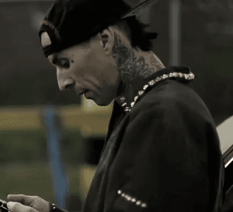 Travis Barker featuring Beanie Sigel, Bun B, Kobe - Just Chill 