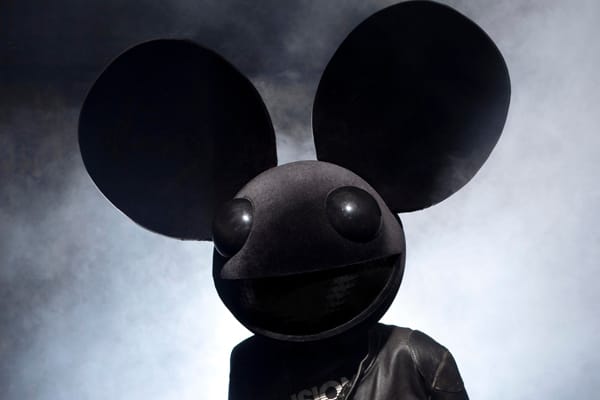 Deadmau5 - Strobe (Special Features Remix)