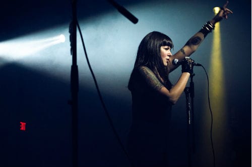 Sleigh Bells - Born to Lose 