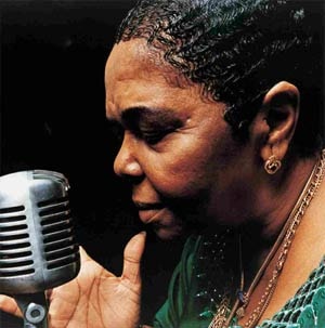 Cesária Évora dies