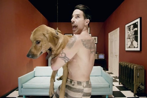 Red Hot Chili Peppers - Look Around