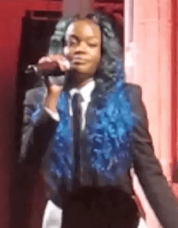 Azealia Banks performs "212" at Karl Lagerfeld's house in Paris 