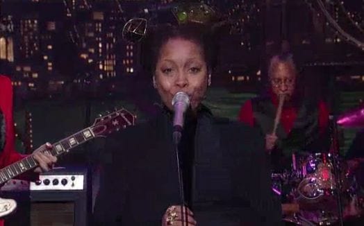 Mark Ronson featuring Erykah Badu - A La Modeliste (Live on David Letterman)