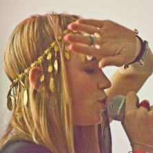 Grimes - Genesis (Ryan Hemsworth Remix)