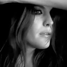 Liv Tyler - Need You Tonight (INXS Cover)