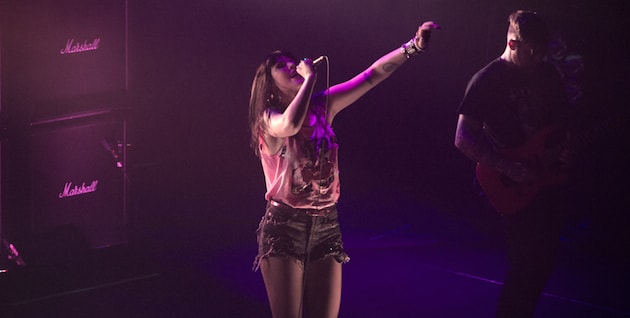 Sleigh Bells - Irreplaceable (Beyoncé Cover)