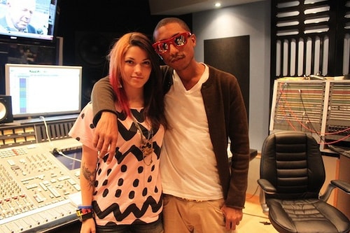 Maxine Ashley featuring Lil Wayne - Hot Thing (Produced by Pharell)