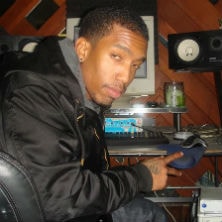 Micahfonecheck featuring Kendrick Lamar - Girls In America