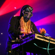 SBTRKT - Wildfire (Live at Coachella 2012)