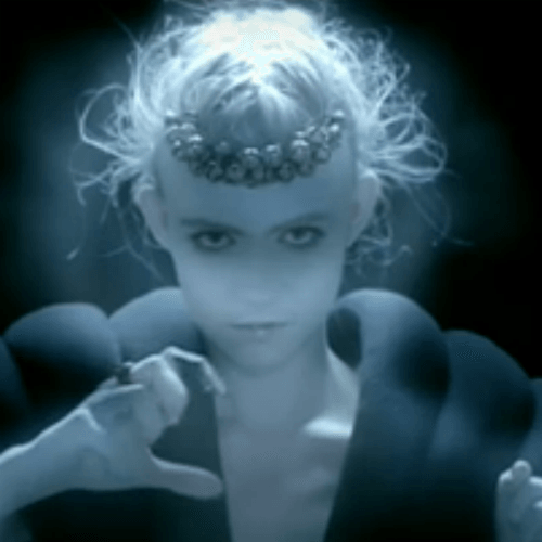 Grimes featuring Majical Cloudz - Nightmusic (NSFW)