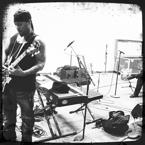 D'Angelo's Performs at Bonnaroo Festival, First U.S. Show in 12 Years (Full Audio Stream)