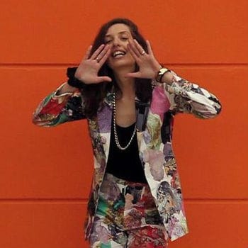 D E N A - Cash, Diamond Rings, Swimming Pools 