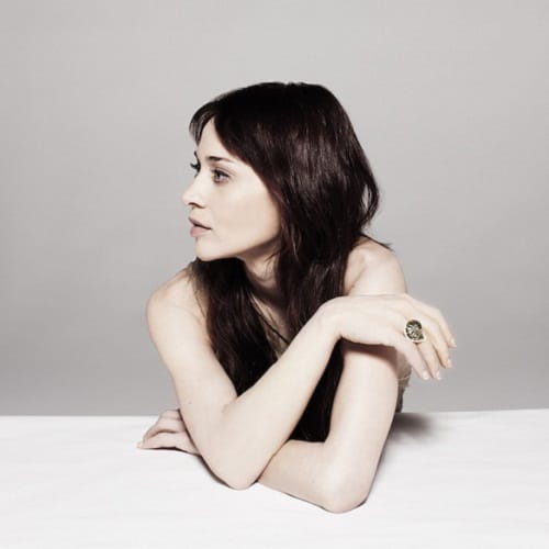 Fiona Apple Performs on Late Night with Jimmy Fallon