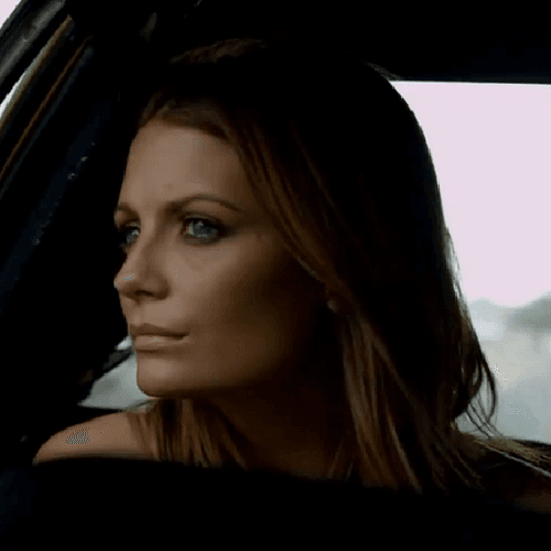 Noel Gallagher's High Flying Birds - Everybody's On The Run (Starring Mischa Barton)