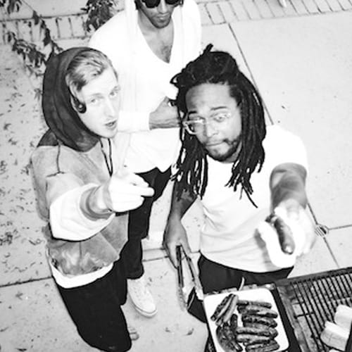 Asher Roth featuring Buddy - Roof Behind The Grill