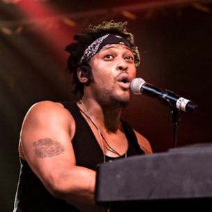 D’Angelo – 2012 BET Awards Performance