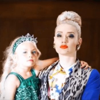 Iggy Azalea featuring T.I. – Murda Bizness