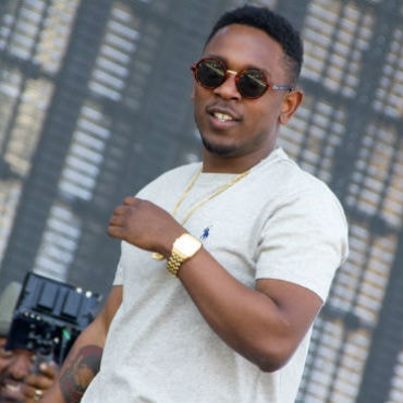 Kendrick Lamar Postpones 'good kid, m.A.A.d. city'