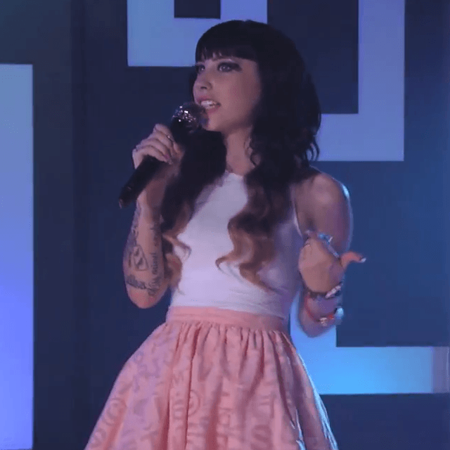 Kreayshawn - Go Hard (La.La.La) / Gucci Gucci (Live on Jimmy Kimmel)