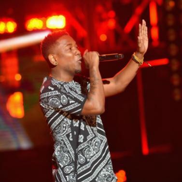 Kendrick Lamar - "The Recipe" & "Swimming Pools (Drank)" (Live at the BET Hip Hop Awards)