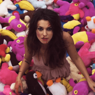 Meg Myers - Curbstomp 