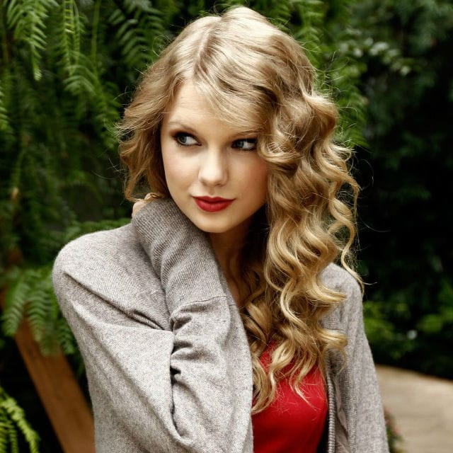 Taylor Swift's 'Red' Expected to Sell 1 Million Copies in First Week