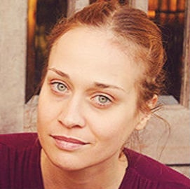 Fiona Apple Cancels Tour to Stay with Her Dog