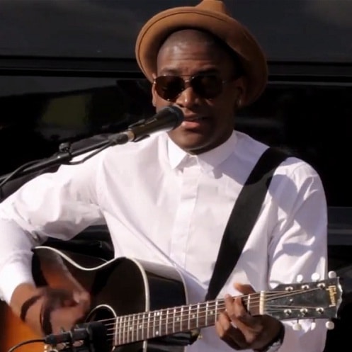 Labrinth - Beneath Your Beautiful (Live on Bands in Transit)