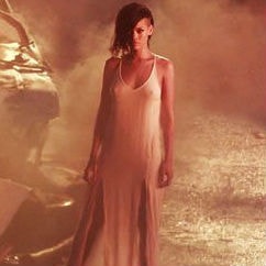 Rihanna - Diamonds (Behind The Scenes)