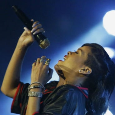 Rihanna’s ‘Unapologetic’ Will Be Her First Number One Album