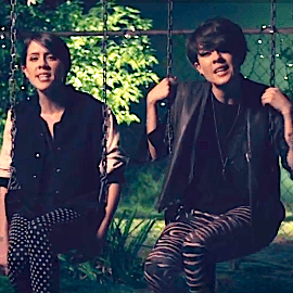 Tegan & Sara - Closer