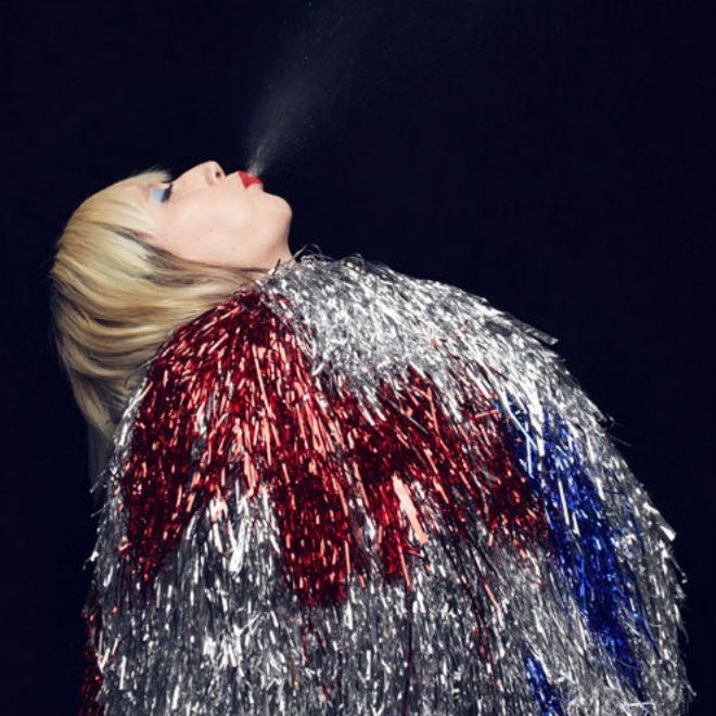 Yeah Yeah Yeahs - Under the Earth