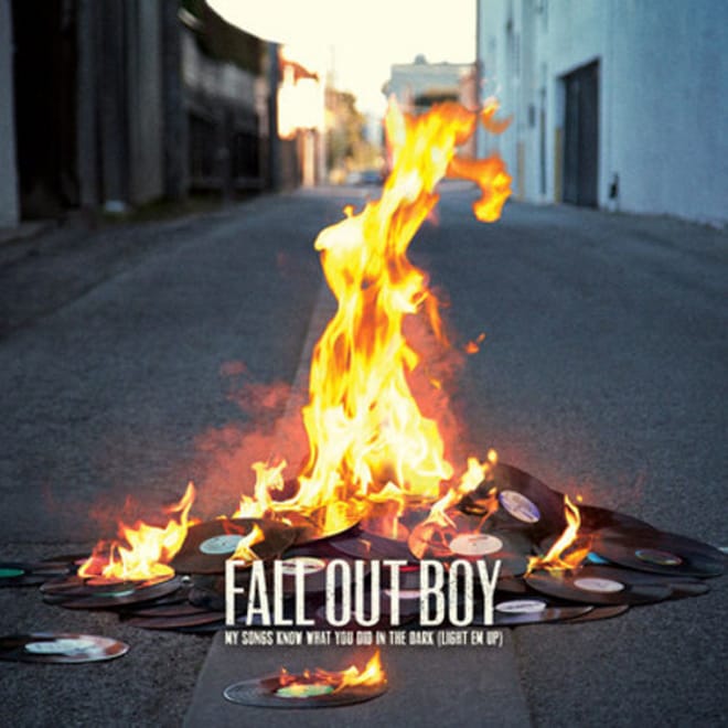 Fall Out Boy – My Songs Know What You Did In The Dark (Light Em Up) (2 Chainz Remix)