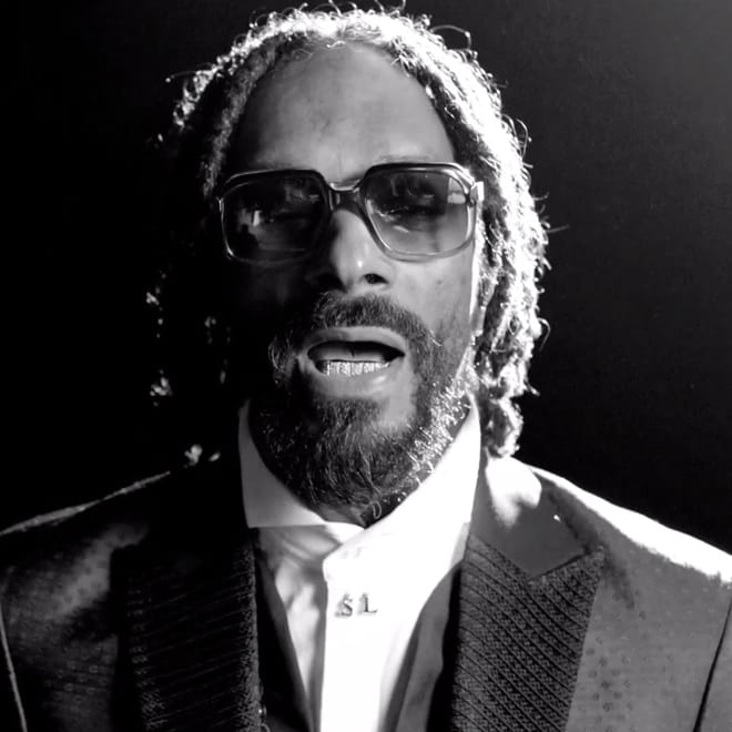 Snoop Lion featuring Drake & Cori B. - No Guns Allowed