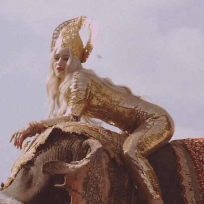 Iggy Azalea - Bounce