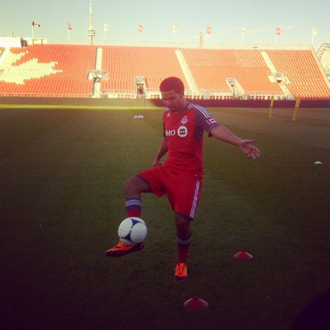 Drake Introduces FIFA 14 at E3