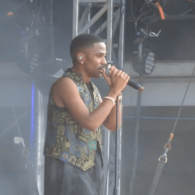 Big Sean Performs New Song in London