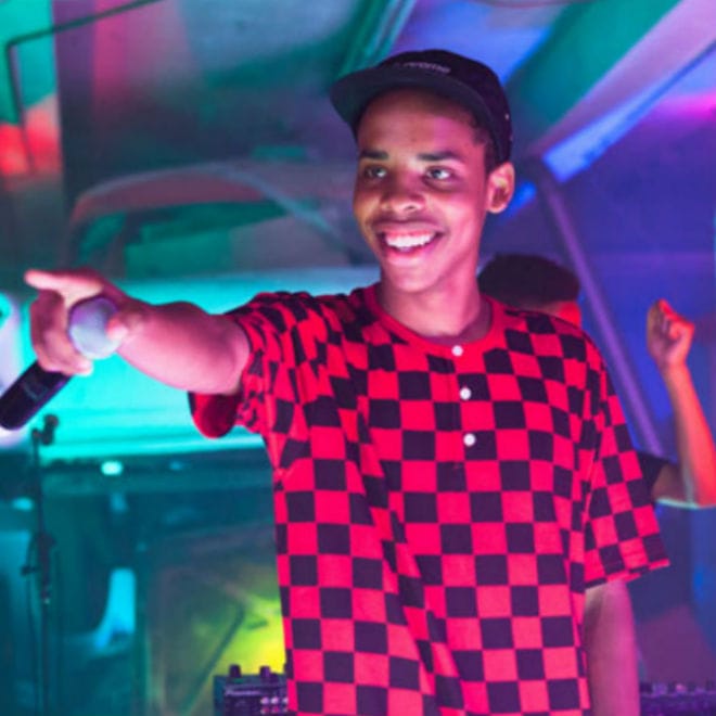 Earl Sweatshirt featuring Vince Staples - Hive (Live in Garage)