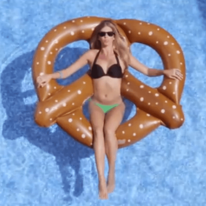 Felix Cartal featuring Koko LaRoo - Young Love